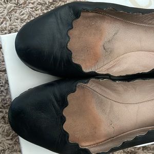 Chloe scalloped flat-black